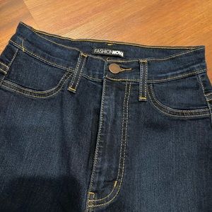 Fashion Nove size 5 (W26) never worn jeans